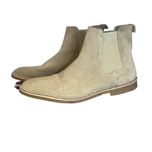 Steve Madden Other - Steve Madden Chelsea boots